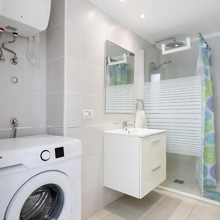 Newly Renovated - Taucho 103